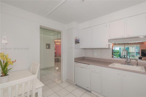 Condominio en venta en Dania Beach, Florida, 2 dormitorios, 110.55 m2 № 1982227 - foto 8