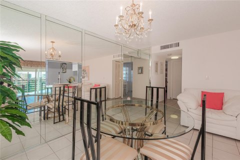 Condominio en venta en Dania Beach, Florida, 2 dormitorios, 110.55 m2 № 1982227 - foto 11