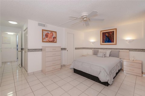 Condominio en venta en Dania Beach, Florida, 2 dormitorios, 110.55 m2 № 1982227 - foto 17