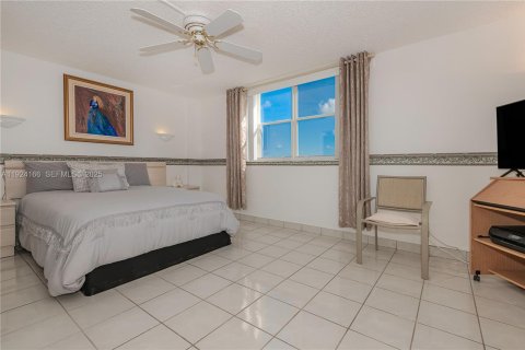 Condominio en venta en Dania Beach, Florida, 2 dormitorios, 110.55 m2 № 1982227 - foto 19