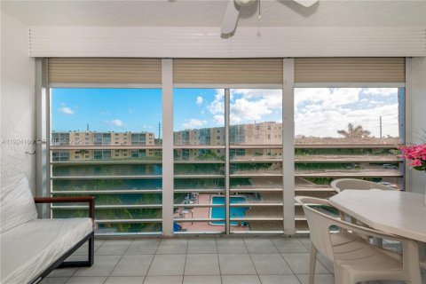 Condominio en venta en Dania Beach, Florida, 2 dormitorios, 110.55 m2 № 1982227 - foto 4