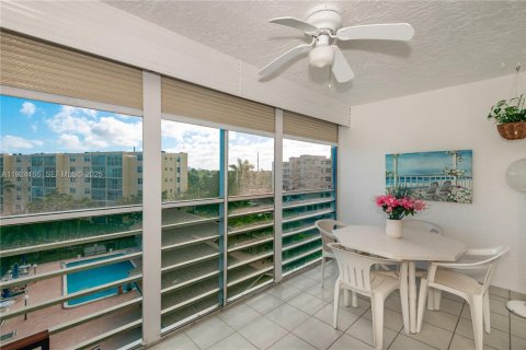 Condominio en venta en Dania Beach, Florida, 2 dormitorios, 110.55 m2 № 1982227 - foto 3