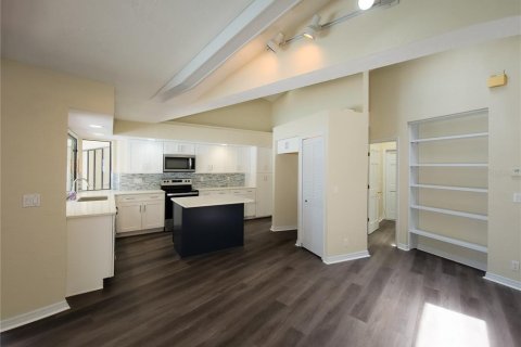 House in Palm Coast, Florida 3 bedrooms, 219.62 sq.m. № 1263999 - photo 19