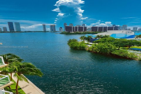 Купить кондоминиум в Авентура, Флорида 2 спальни, 171.5м2, № 1926608 - фото 1