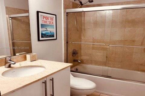 Купить кондоминиум в Авентура, Флорида 2 спальни, 171.5м2, № 1926608 - фото 11