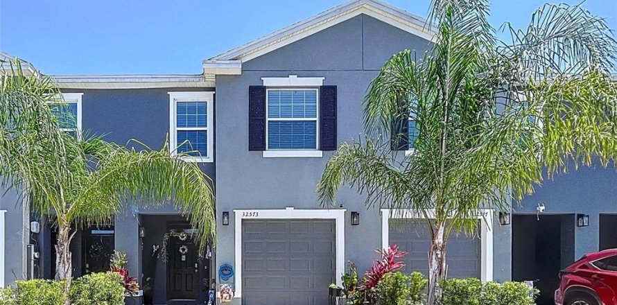 Townhouse in Wesley Chapel, Florida 3 bedrooms, 155.43 sq.m. № 1640713