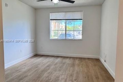 Condominio en alquiler en Tamarac, Florida, 2 dormitorios, 91.14 m2 № 2010201 - foto 7