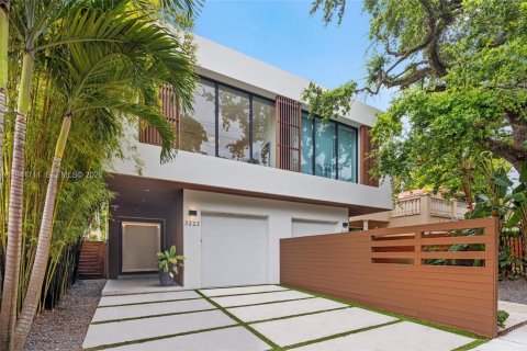 Townhouse in Miami, Florida 4 bedrooms, 276.48 sq.m. № 2000947 - photo 3