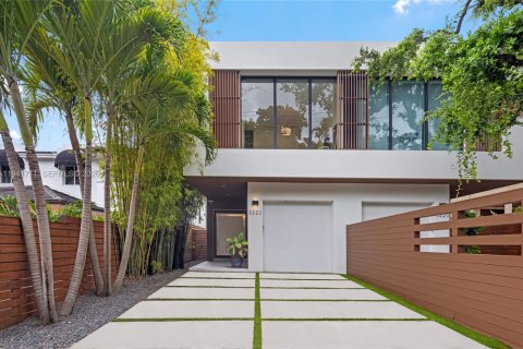 Townhouse in Miami, Florida 4 bedrooms, 276.48 sq.m. № 2000947 - photo 2