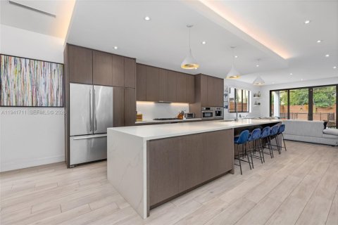 Townhouse in Miami, Florida 4 bedrooms, 276.48 sq.m. № 2000947 - photo 14