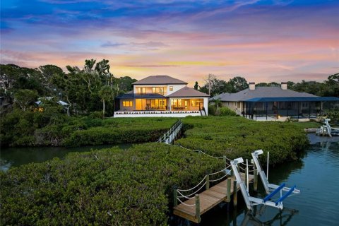 House in Nokomis, Florida 4 bedrooms, 403.01 sq.m. № 1819180 - photo 3