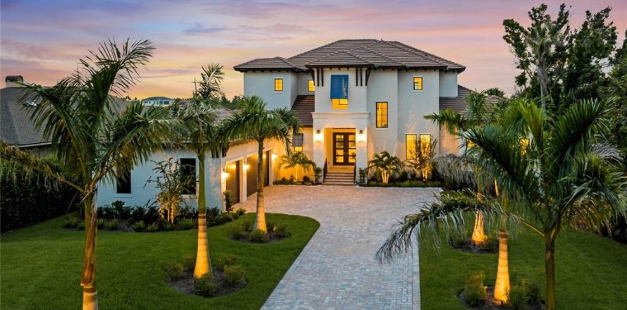 House in Nokomis, Florida 4 bedrooms, 403.01 sq.m. № 1819180