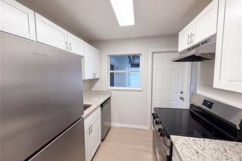 Villa ou maison à vendre à Orlando, Floride: 2 chambres, 118.45 m2 № 2142565 - photo 6