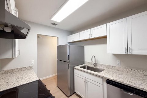 Villa ou maison à vendre à Orlando, Floride: 2 chambres, 118.45 m2 № 2142565 - photo 2