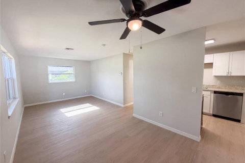 Villa ou maison à vendre à Orlando, Floride: 2 chambres, 118.45 m2 № 2142565 - photo 3