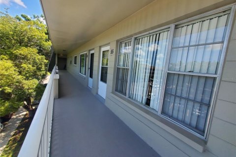 Condominio en alquiler en Clearwater, Florida, 2 dormitorios, 99.41 m2 № 1724819 - foto 2