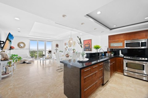 Copropriété à louer à Miami Beach, Floride: 2 chambres, 120.4 m2 № 1968670 - photo 2