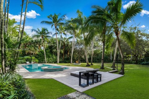 House in Miami, Florida 6 bedrooms, 548.87 sq.m. № 2153052 - photo 28