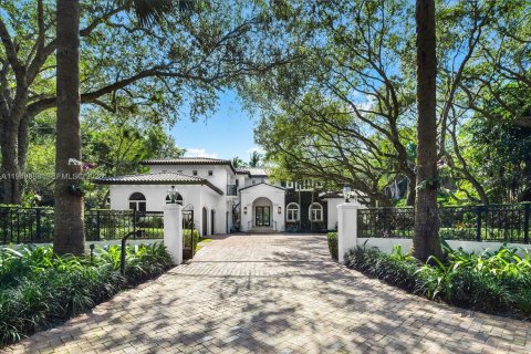 House in Miami, Florida 6 bedrooms, 548.87 sq.m. № 2153052 - photo 3