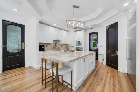 House in Miami, Florida 6 bedrooms, 548.87 sq.m. № 2153052 - photo 7