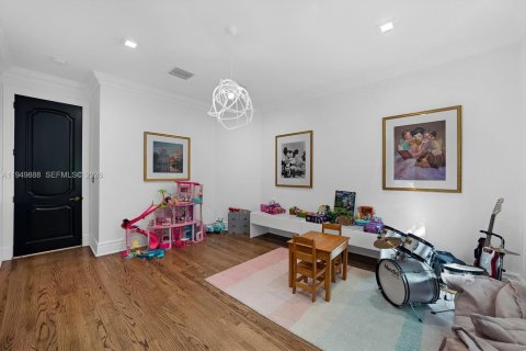 House in Miami, Florida 6 bedrooms, 548.87 sq.m. № 2153052 - photo 22