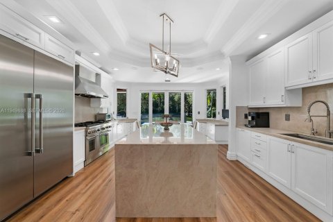 House in Miami, Florida 6 bedrooms, 548.87 sq.m. № 2153052 - photo 5