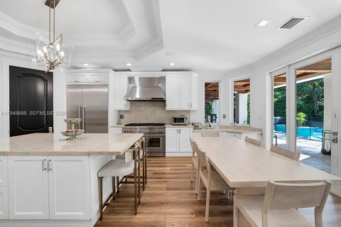 House in Miami, Florida 6 bedrooms, 548.87 sq.m. № 2153052 - photo 6