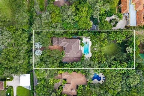 House in Miami, Florida 6 bedrooms, 548.87 sq.m. № 2153052 - photo 30