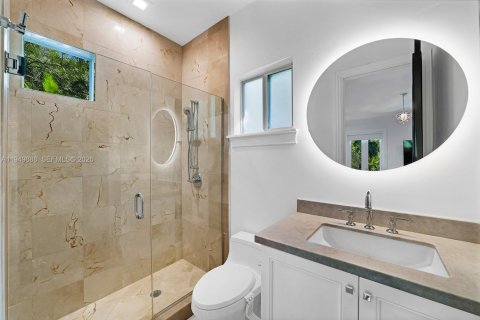 House in Miami, Florida 6 bedrooms, 548.87 sq.m. № 2153052 - photo 19