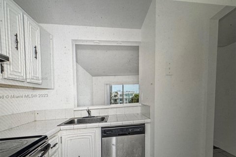 Copropriété à louer à Miami, Floride: 1 chambre, 76.74 m2 № 1954811 - photo 3