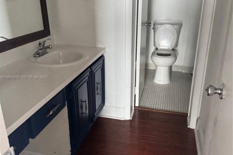 Copropriété à louer à Miami, Floride: 1 chambre, 76.74 m2 № 1954811 - photo 11
