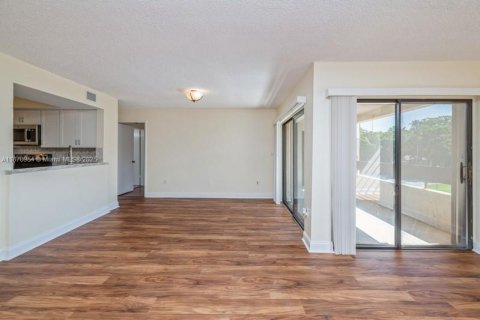 Copropriété à louer à Miami, Floride: 1 chambre, 91.04 m2 № 1897952 - photo 9