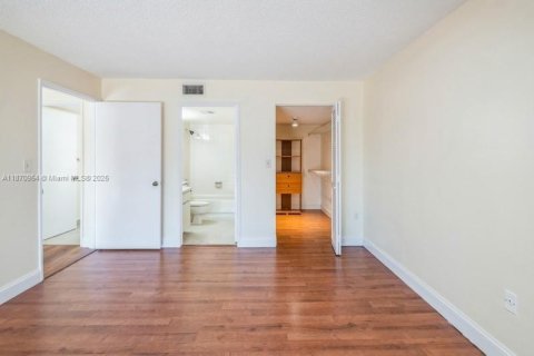 Copropriété à louer à Miami, Floride: 1 chambre, 91.04 m2 № 1897952 - photo 21