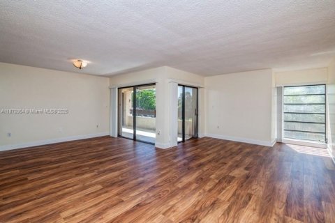 Copropriété à louer à Miami, Floride: 1 chambre, 91.04 m2 № 1897952 - photo 5