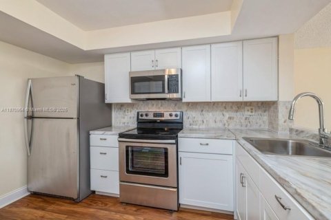 Copropriété à louer à Miami, Floride: 1 chambre, 91.04 m2 № 1897952 - photo 17