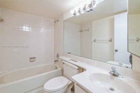 Copropriété à louer à Miami, Floride: 1 chambre, 91.04 m2 № 1897952 - photo 19