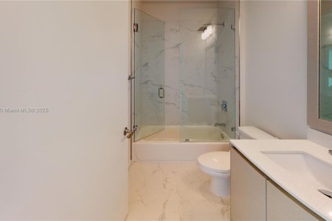 Купить кондоминиум в Майами, Флорида 2 спальни, 118.26м2, № 1896971 - фото 17