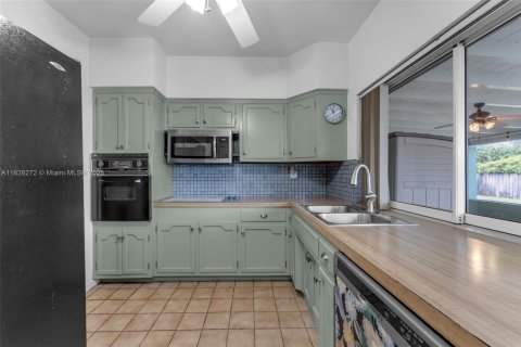 House in Homestead, Florida 3 bedrooms, 166.76 sq.m. № 1829022 - photo 13