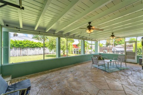 House in Homestead, Florida 3 bedrooms, 166.76 sq.m. № 1829022 - photo 6