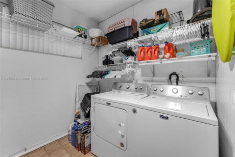 House in Homestead, Florida 3 bedrooms, 166.76 sq.m. № 1829022 - photo 23