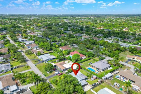 House in Homestead, Florida 3 bedrooms, 166.76 sq.m. № 1829022 - photo 3