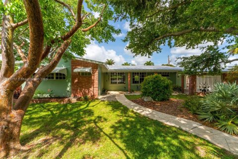 House in Homestead, Florida 3 bedrooms, 166.76 sq.m. № 1829022 - photo 1