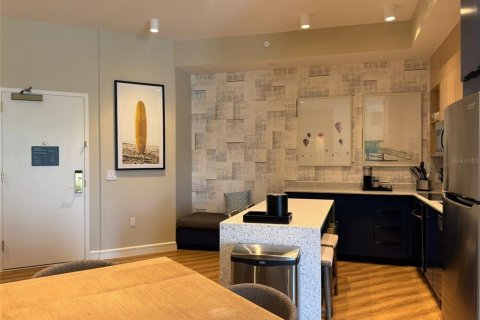 Condominio en venta en Kissimmee, Florida, 1 dormitorio, 117.71 m2 № 1527731 - foto 1