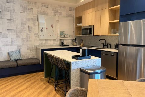 Condominio en venta en Kissimmee, Florida, 1 dormitorio, 117.71 m2 № 1527731 - foto 3