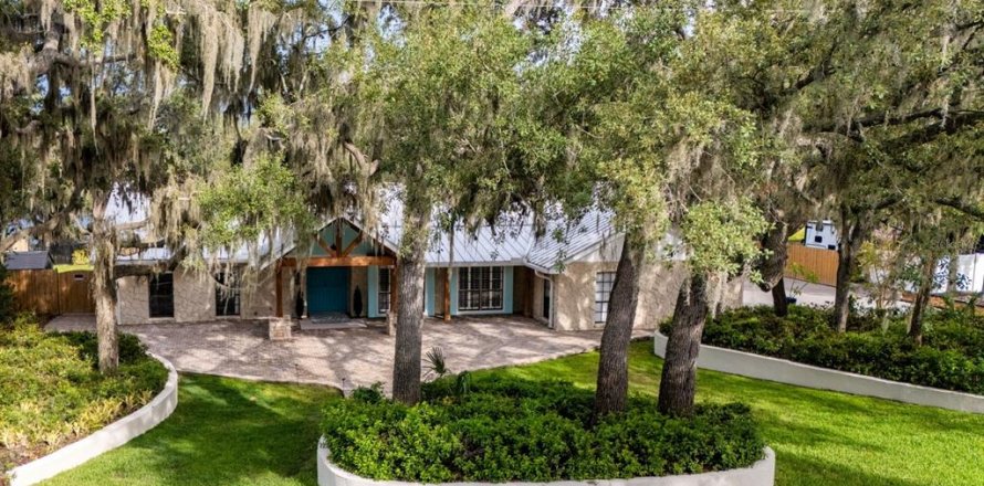 House in Riverview, Florida 4 bedrooms, 300.72 sq.m. № 2166970