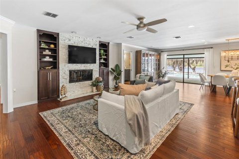 House in Riverview, Florida 4 bedrooms, 300.72 sq.m. № 2166970 - photo 11