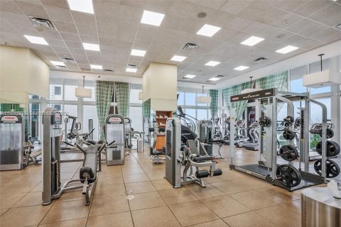 Condominio en venta en Miami, Florida, 1 dormitorio, 78.5 m2 № 2034280 - foto 16