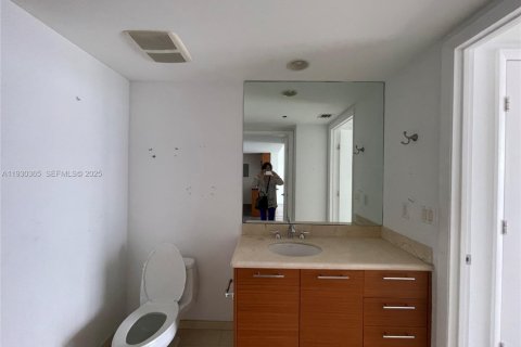 Condominio en venta en Miami, Florida, 1 dormitorio, 78.5 m2 № 2034280 - foto 12