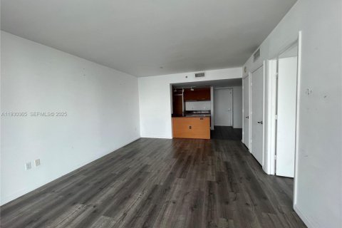 Condominio en venta en Miami, Florida, 1 dormitorio, 78.5 m2 № 2034280 - foto 9