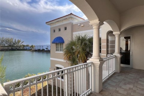 Commercial property in Miami, Florida № 2071869 - photo 5